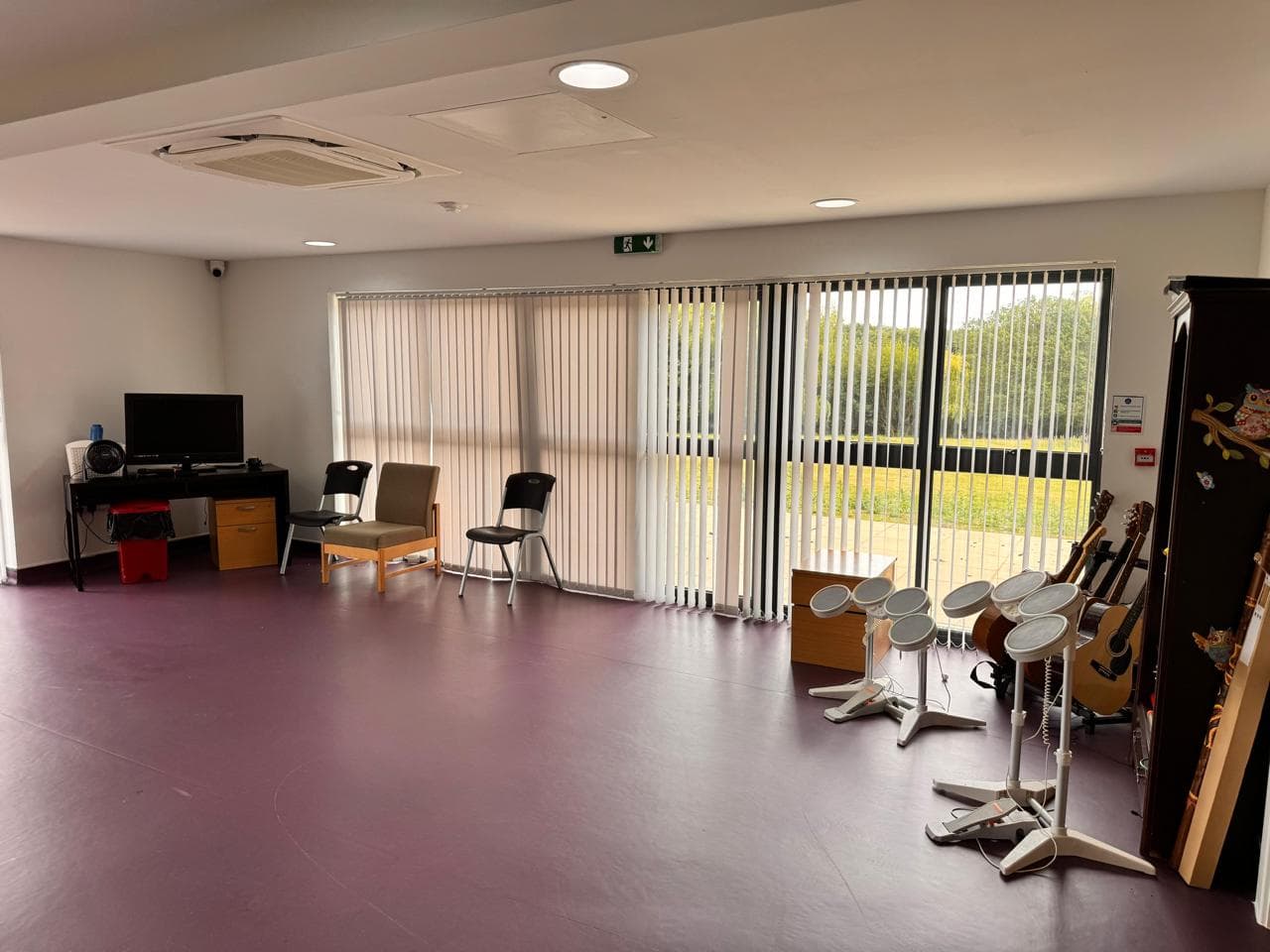 Music room with instruments for therapeutic sessions
